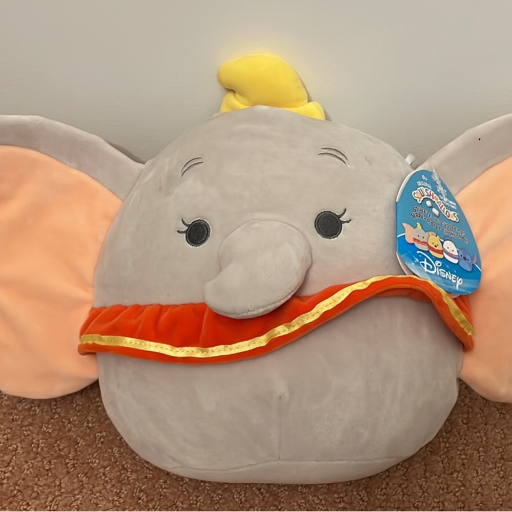 NWT dumbo squishmallow